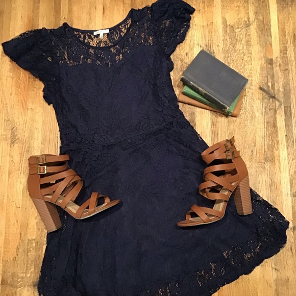 Charlotte Russe Dresses & Skirts - Charlotte Russe Navy lace short sleeve dress